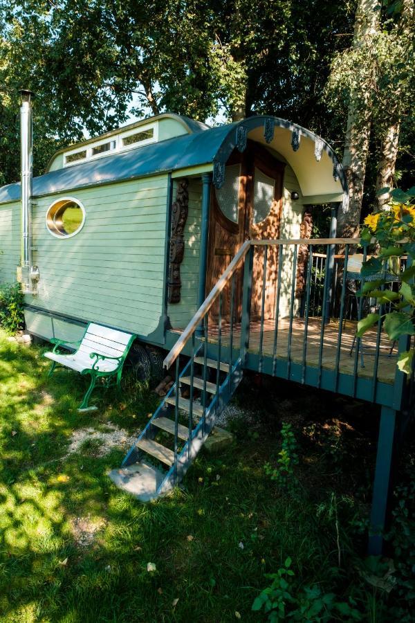 Historischer Zirkuswagen Inmitten Der Natur Fischach Exterior photo